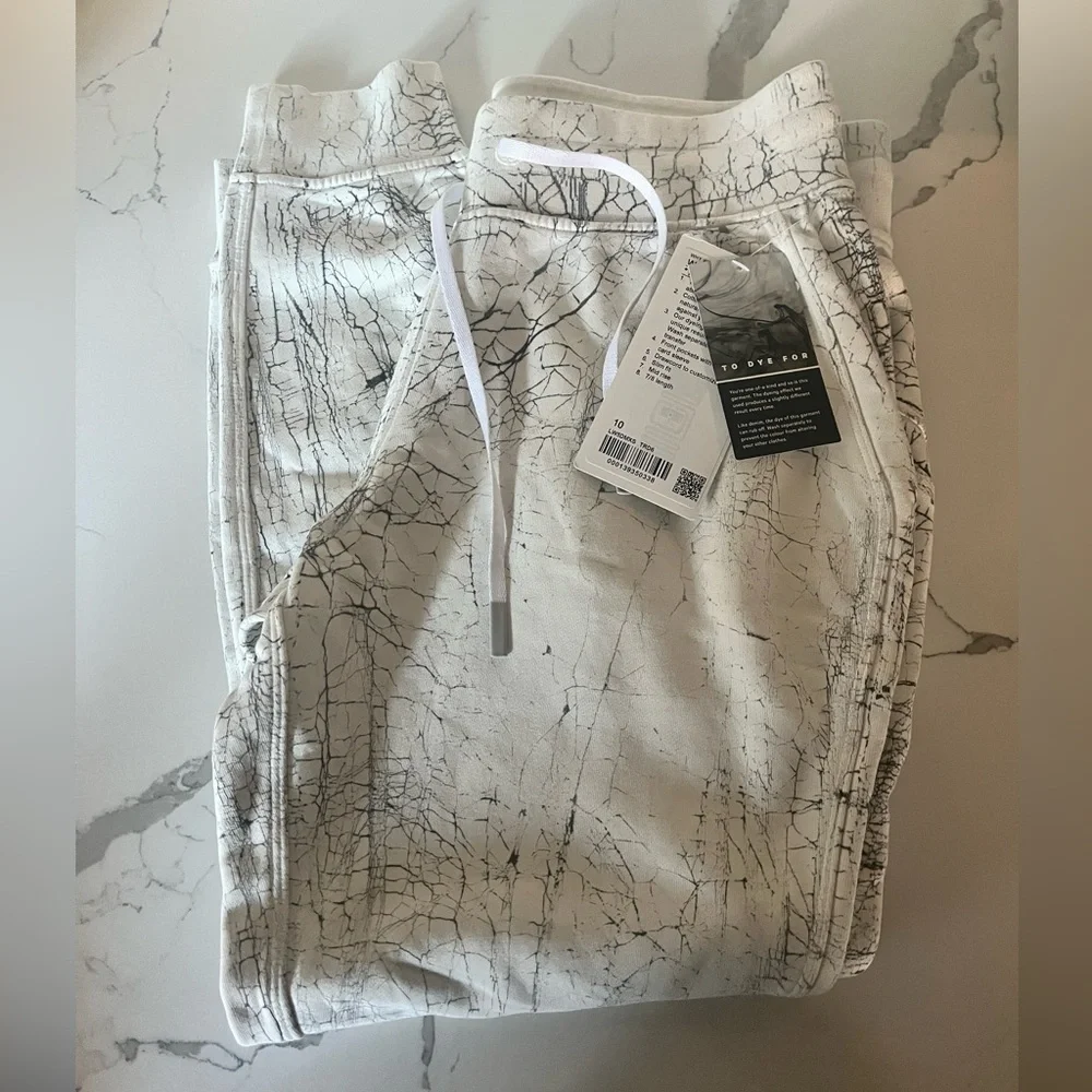 Brand new Lululemon Warm Down Jogger